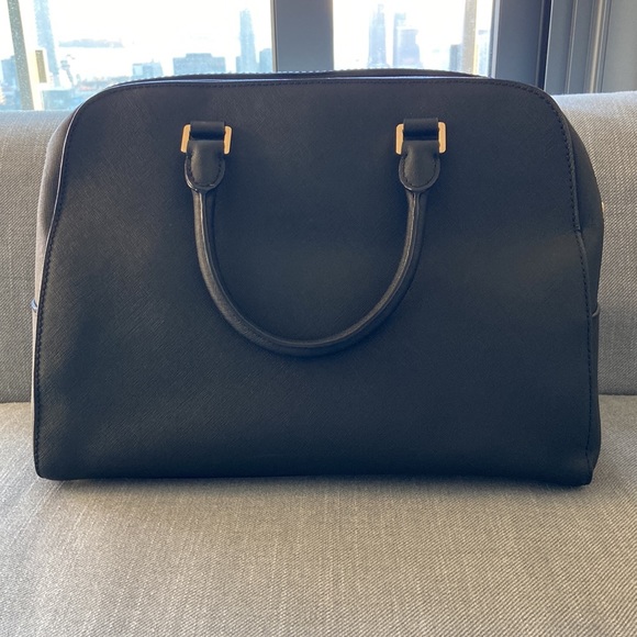 Black Michael Kors bag with key holder and extra chain. - Picture 2 of 6